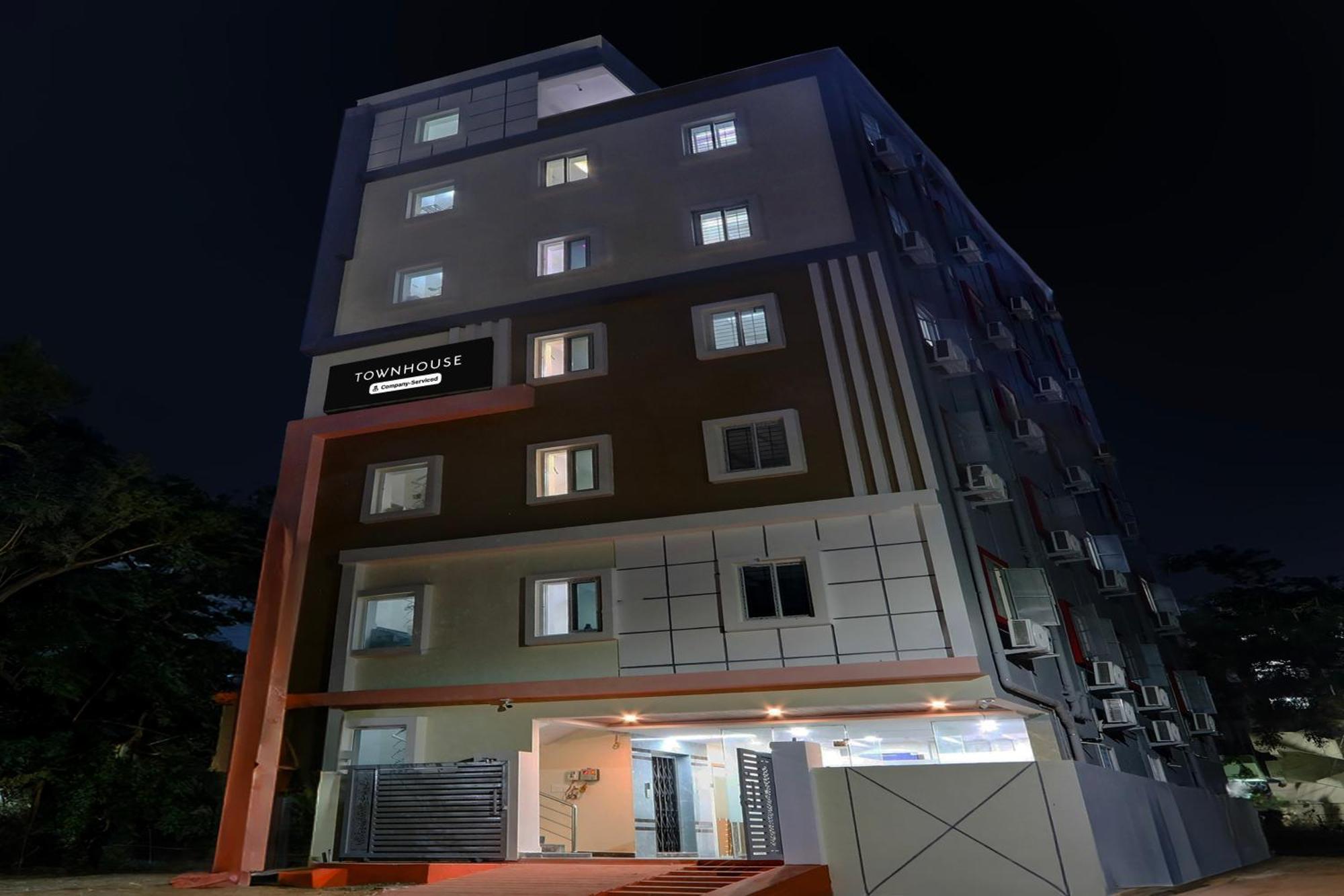Super Townhouse Nanak Ram Guda Near Waverock Sez Hajdarábád Exteriér fotografie