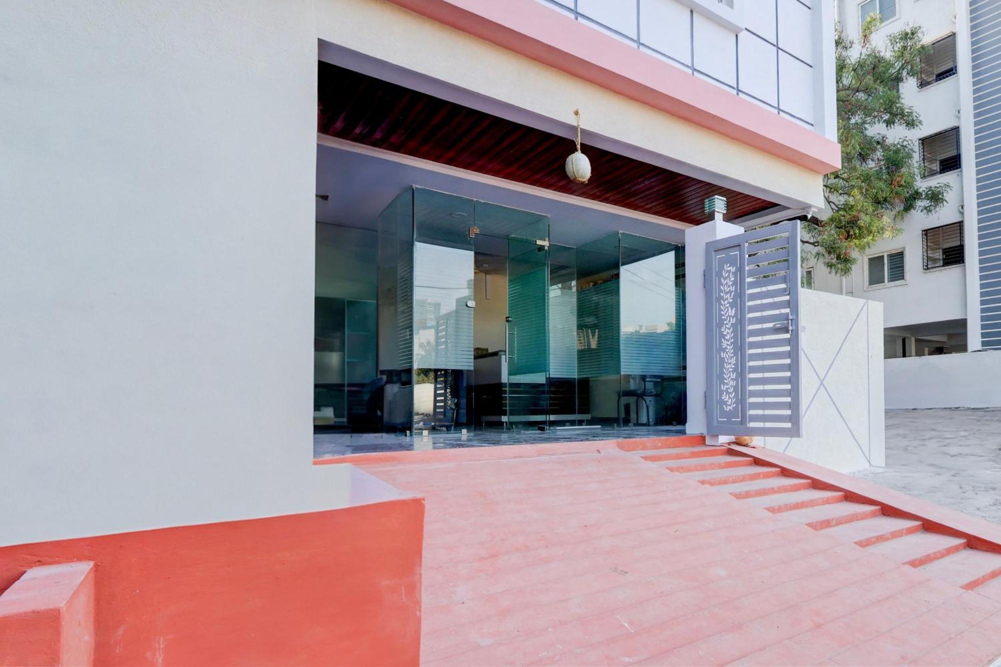 Super Townhouse Nanak Ram Guda Near Waverock Sez Hajdarábád Exteriér fotografie