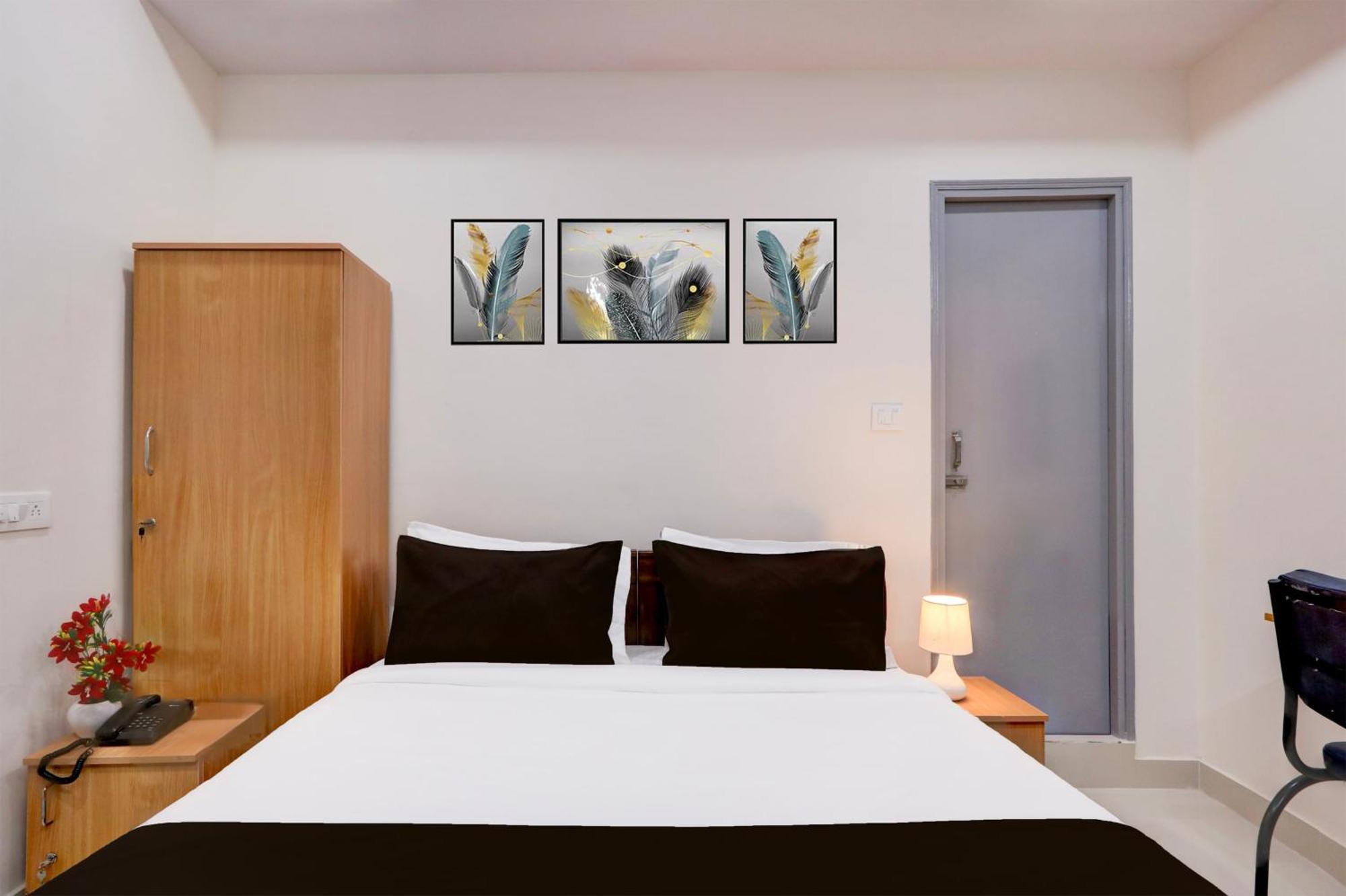 Super Townhouse Nanak Ram Guda Near Waverock Sez Hajdarábád Exteriér fotografie